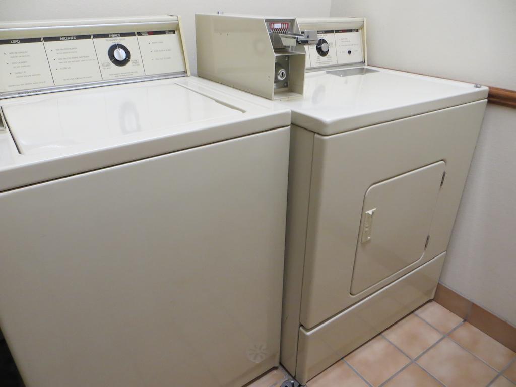 Cobblestone Inn & Suites - Merrill Luaran gambar