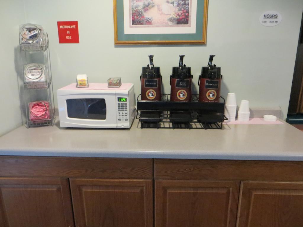 Cobblestone Inn & Suites - Merrill Luaran gambar