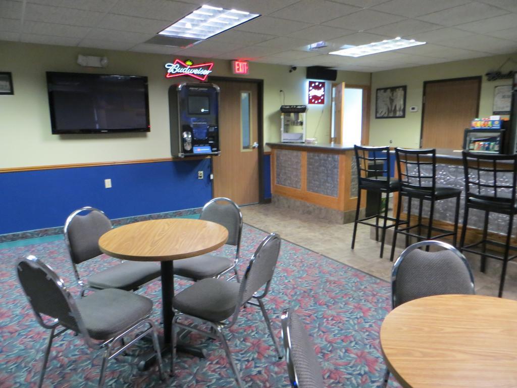 Cobblestone Inn & Suites - Merrill Luaran gambar