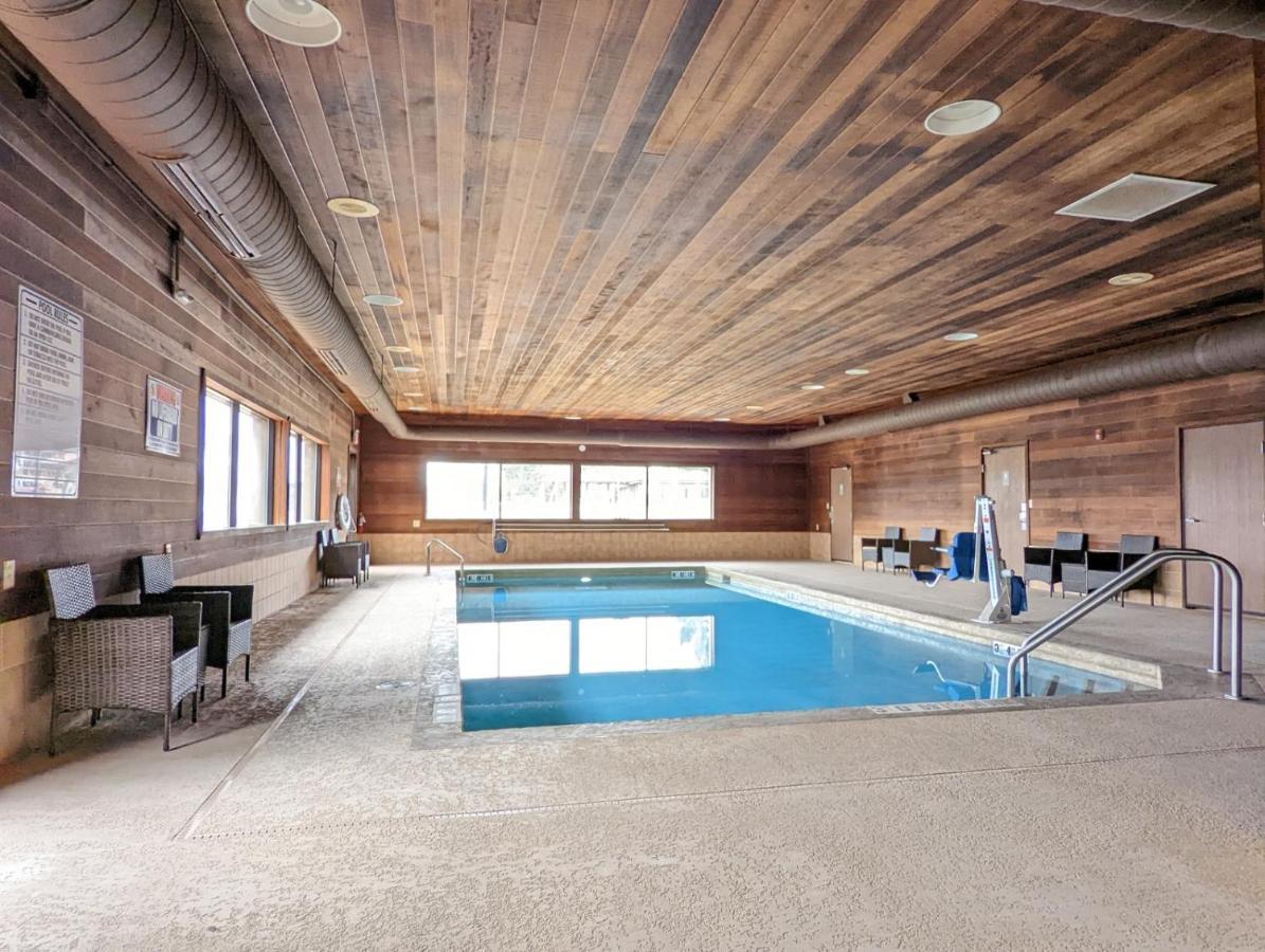 Cobblestone Inn & Suites - Merrill Luaran gambar