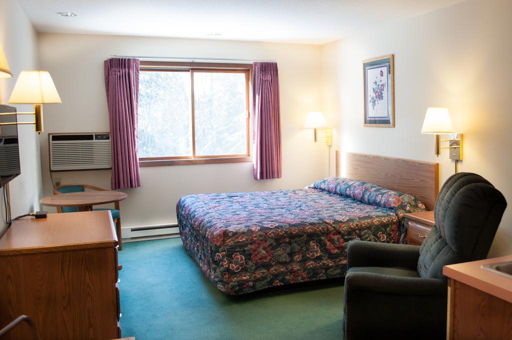 Cobblestone Inn & Suites - Merrill Luaran gambar